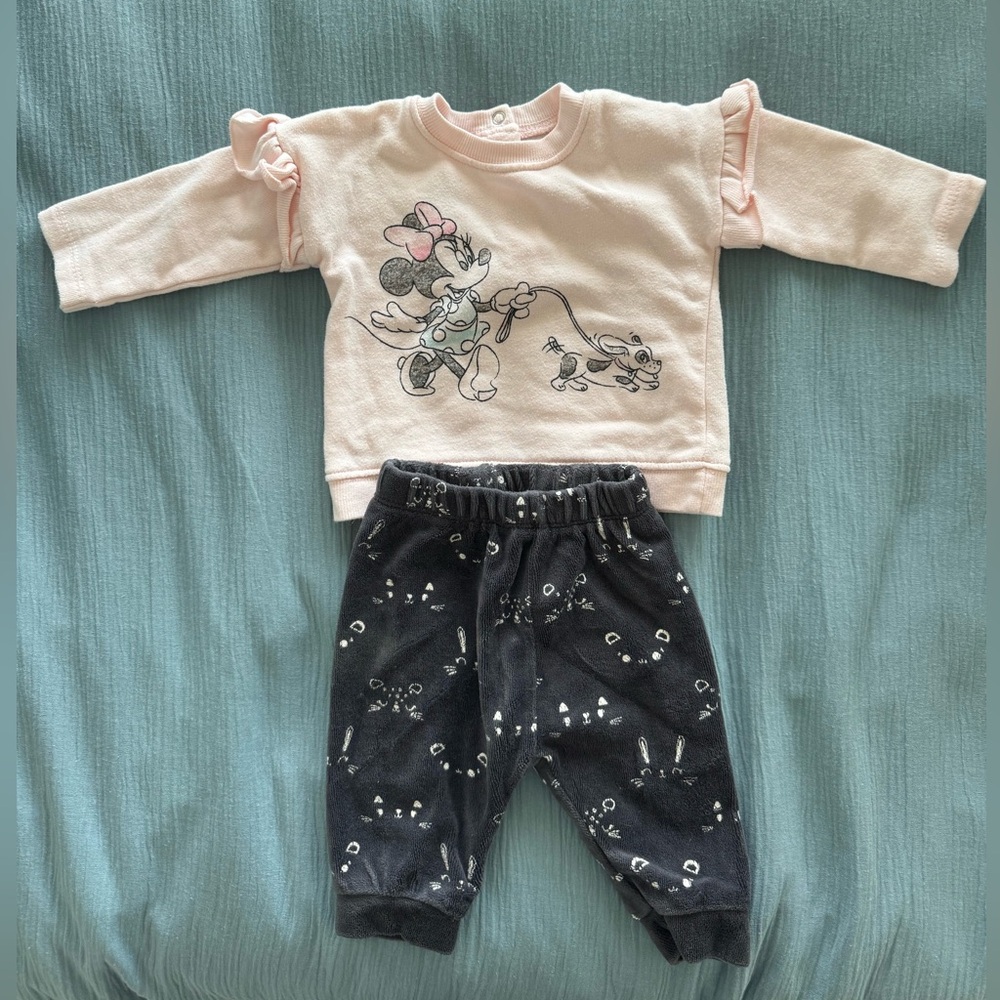 🛎️ Clearance Disney Baby Girl Top and LCWaikiki Bottom Matching Sets Size 3/6M